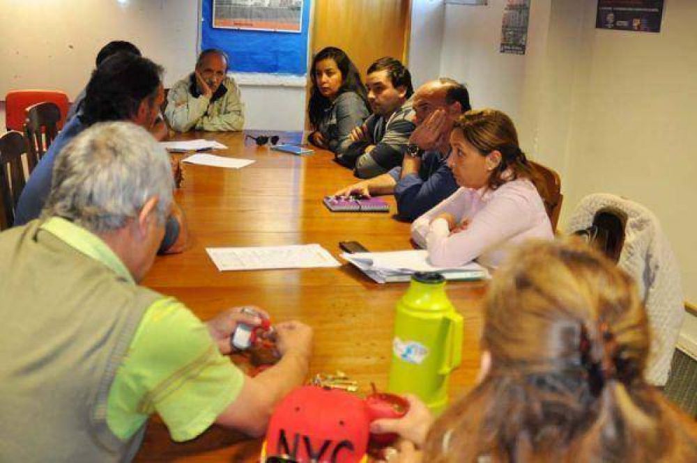 Legisladores se reunieron con representantes de jubilados de ATE