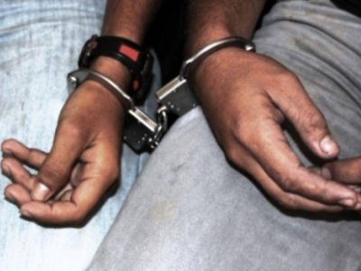 Detienen a ladrones que ingresaron a una escuela