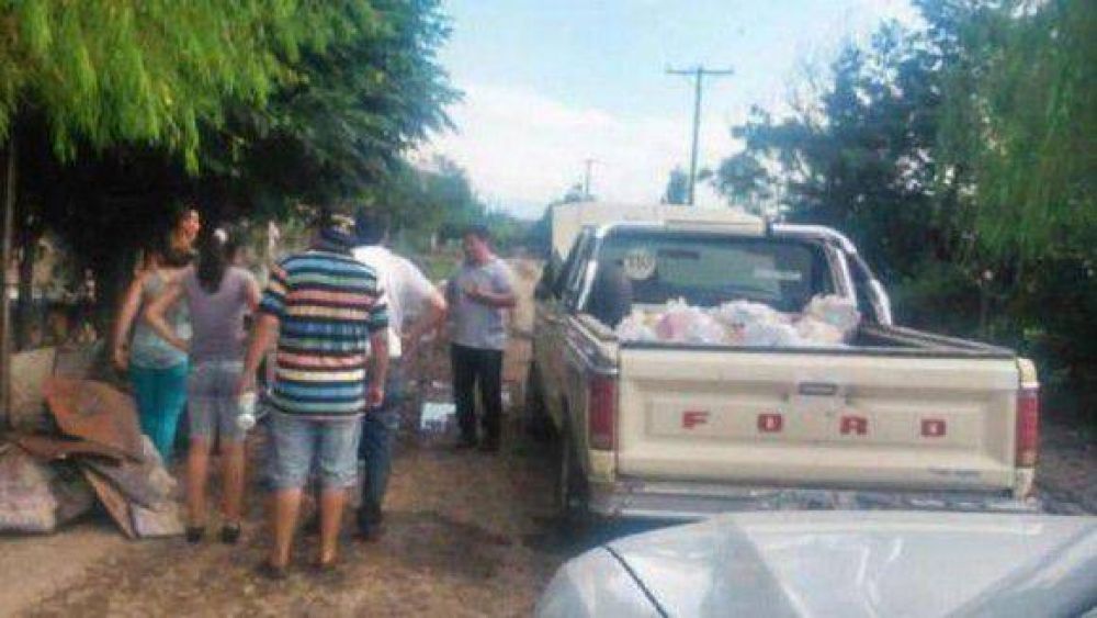 El Acuerdo C�vico asisti� a inundados del sur de la provincia