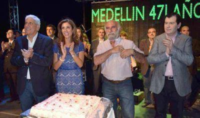La Gobernadora anunci� la contrucci�n de una nueva escuela en Medell�n