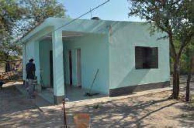 Dos nuevas familias con techos dignos al recibir m�dulos habitacionales