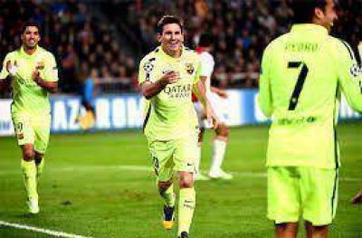 Messi brill�, Barcelona gole� y acecha a Real Madrid