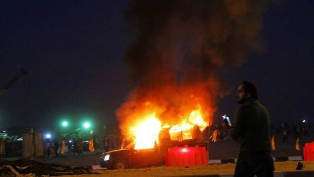 Al menos 22 muertos por enfrentamientos entre hinchas y polic�as en Egipto