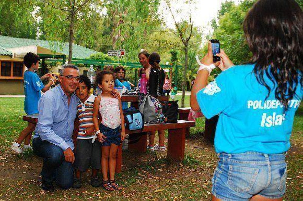 Los chicos de las islas tambi�n disfrutan de las Colonias de Verano