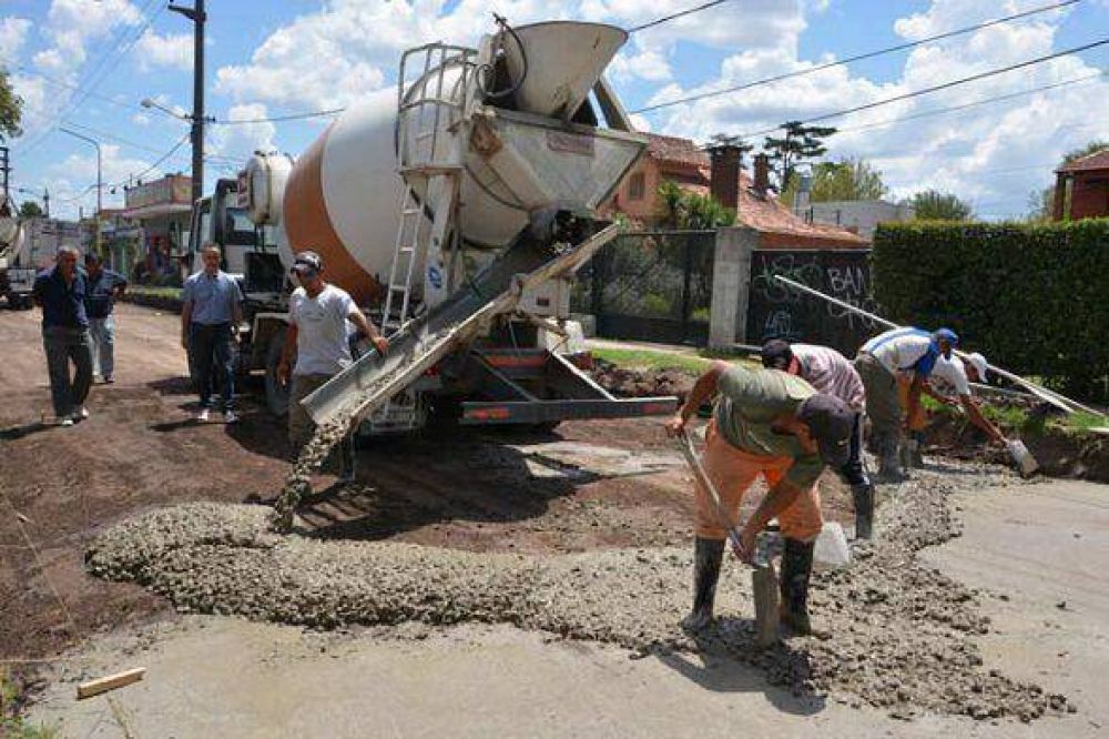 Pavimentaci�n en la calle Hait�