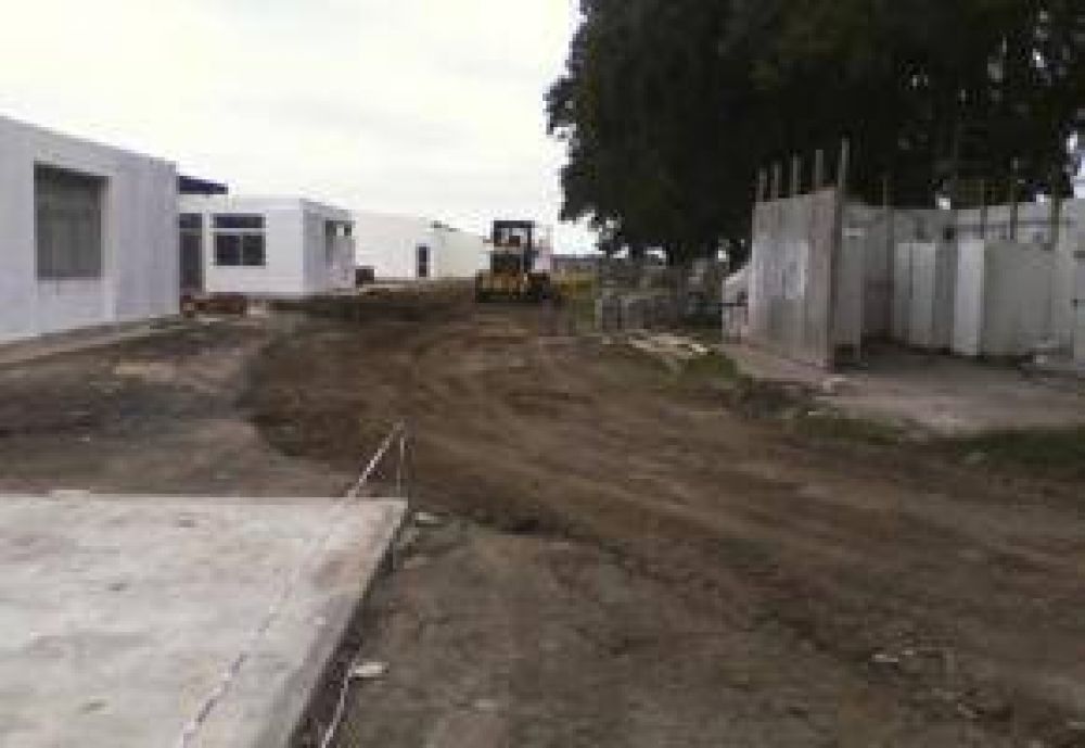 Entregan $ 400 mil de aporte inicial para infraestructura escolar