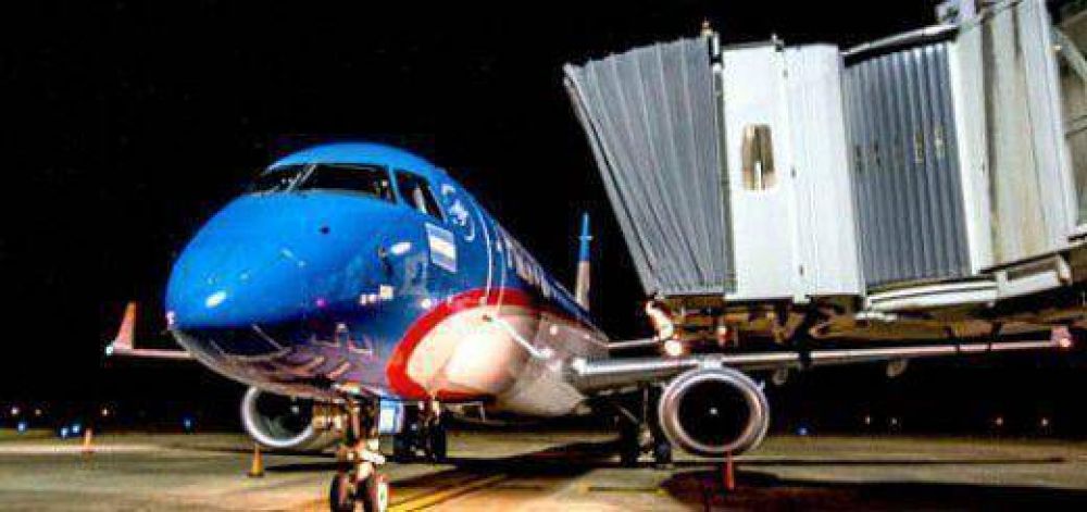 El movimiento en el aeropuerto de Iguaz� aument� 40% desde 2009