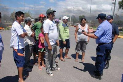 Bronca y protesta por las obras de desag�es en barrios del sur