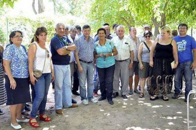 Domingo Peppo mantuvo un encuentro con productores de Puerto Vielas