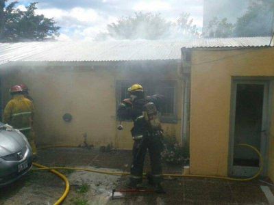 Un corto circuito habr�a causado incendio en dep�sito de la Direcci�n de Migraciones