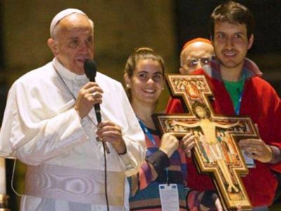 Cruz bendecida por el Papa Francisco recorre Jujuy