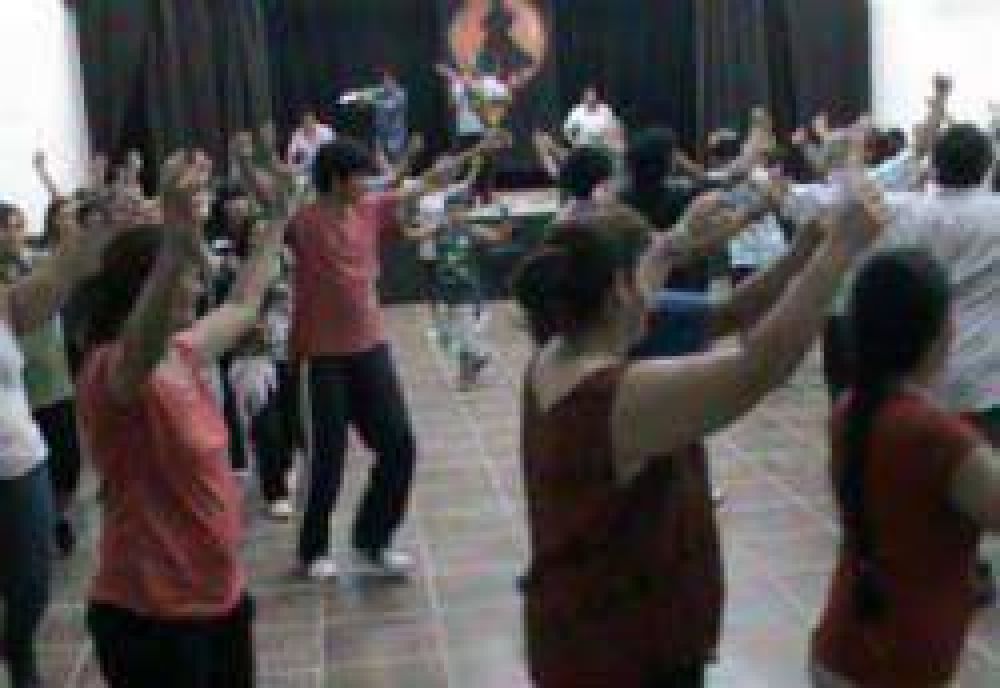 Con �xito se realiz� el taller de danzas folkl�ricas en la Casa del Bicentenario