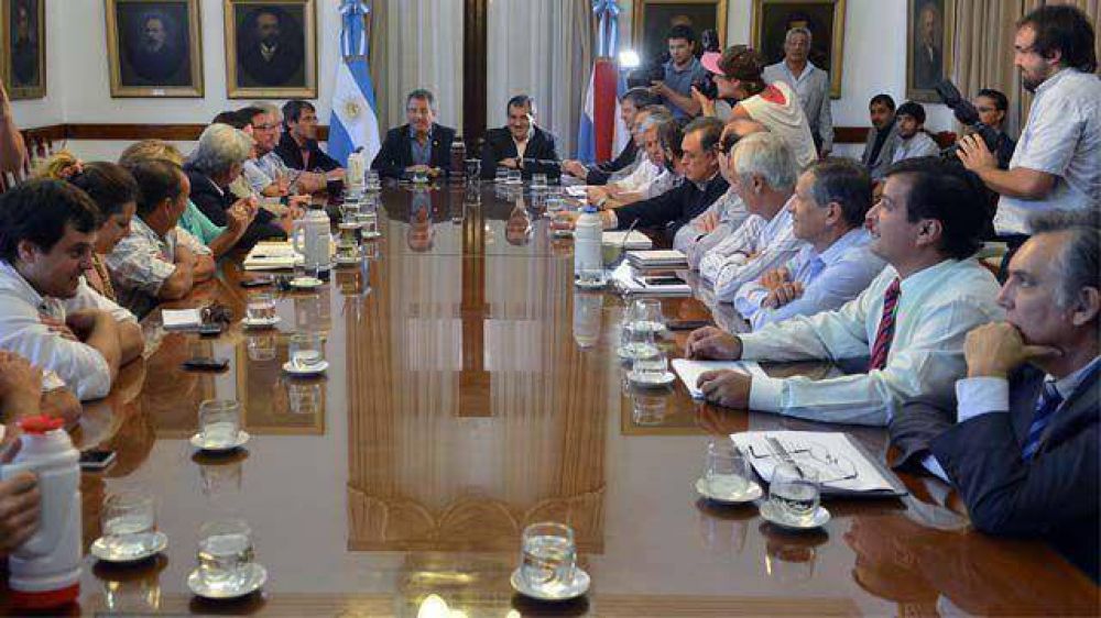 Lo que el gobierno dice oficialmente de la reuni�n de Urribarri y su gabinete