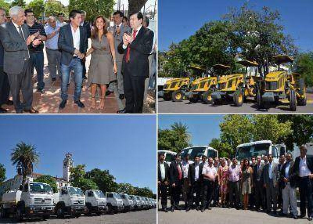 Entregan tractores y camiones a jefes comunales del interior