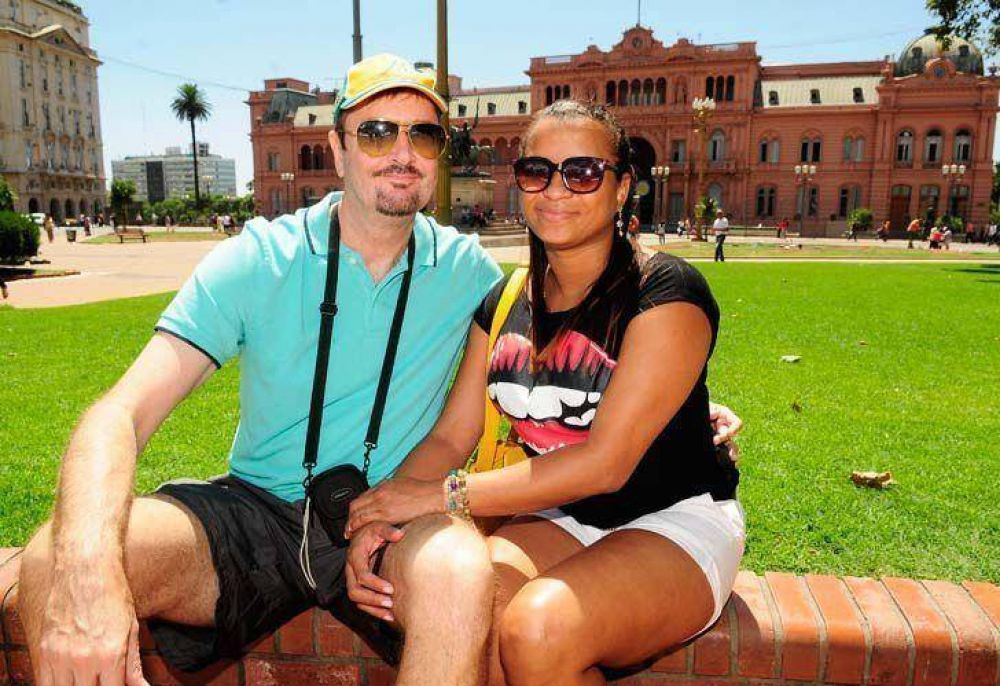 Para los visitantes, la Ciudad es bella, pero sucia y ruidosa