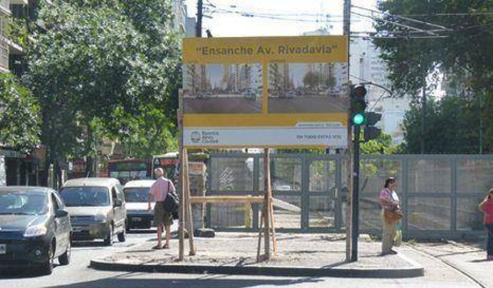 Ensanchan Rivadavia a la altura de Primera Junta