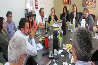 Los municipales van a paritarias a pedir un piso del 30 por ciento