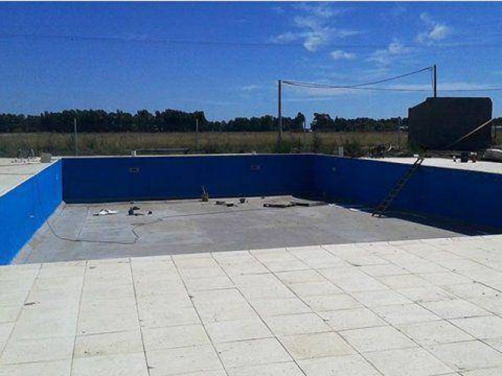 Avanzan trabajos de obra en la piscina semiol�mpica municipal de De la Garma