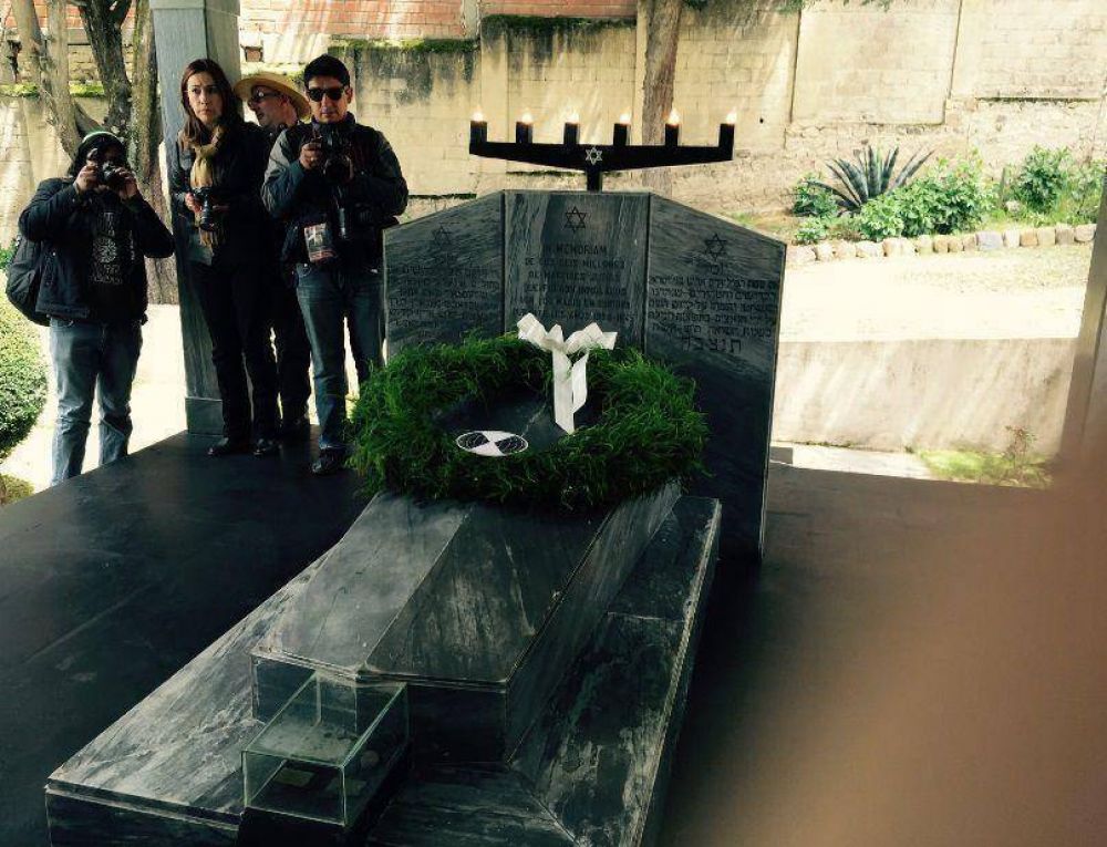 Bolivia: Realizaron el acto en Memoria de las Victimas del Holocausto y por el 70 aniversario de la liberacion de Auschwitz