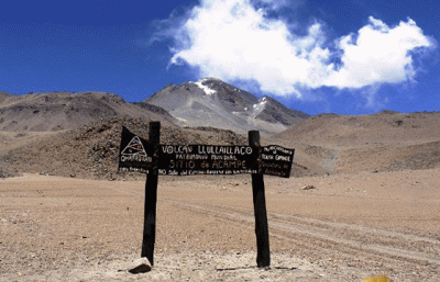 Instalan se�alizaciones en la ruta arqueol�gica del volc�n Llullaillaco 