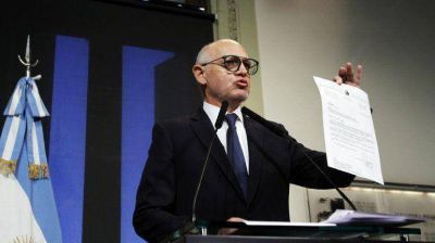 H�ctor Timerman: 