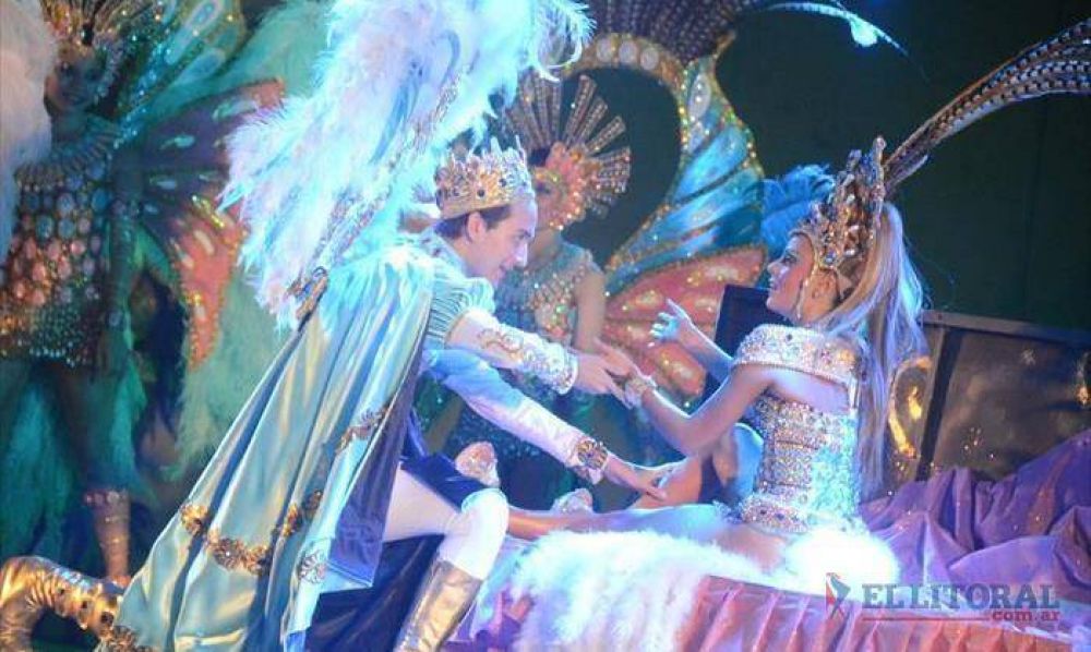 El carnaval teatral presenta su �ltima funci�n y las comparsas est�n obligadas a dejar todo