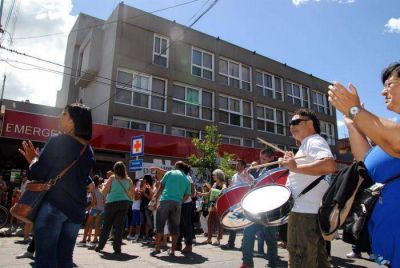 Trabajadores del Sanatorio Belgrano se mostraron �hartos� por el atraso de los salarios