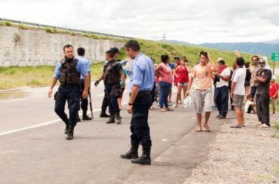Reclamo por mejoras de viviendas y servicios