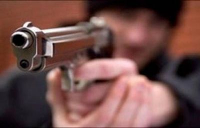 Asaltan a una pareja en una vivienda de barrio Moreno diciendo que eran polic�as