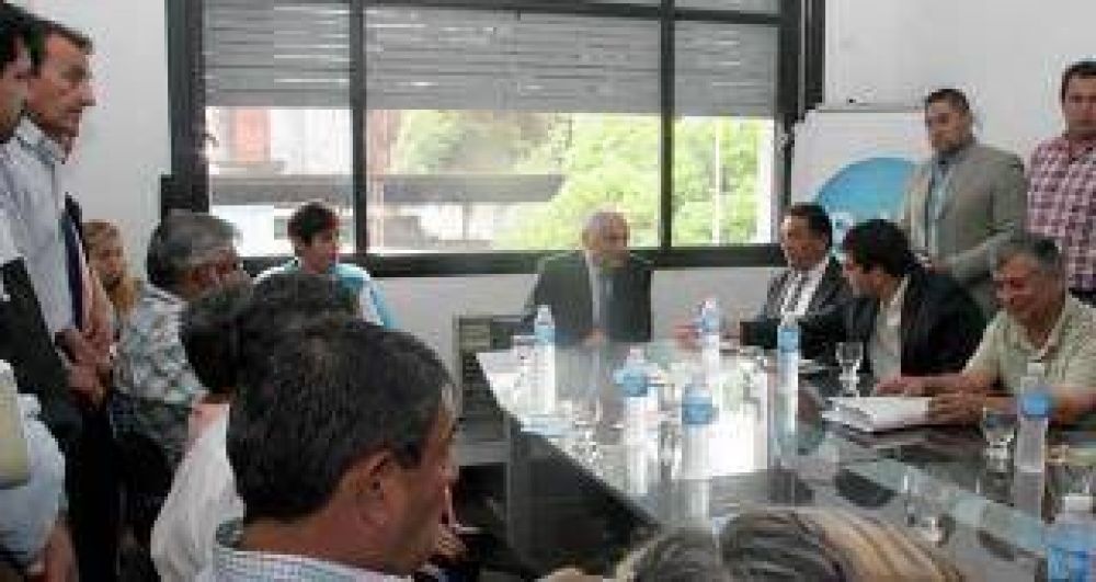 Presentaron el programa la �La SAT va a los Barrios 2015�