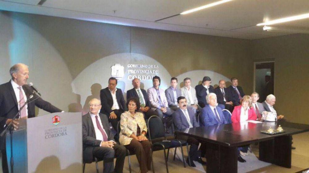 DAIA: Con un fuerte pedido de justicia por el atentado y la muerte de Nisman, la filial de Crdoba realiz su homenaje a la Sho junto al gobernador De la Sota