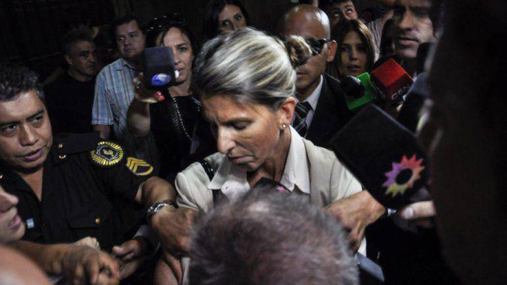 Arroyo Salgado eval�a asistir a la marcha del 18 de febrero