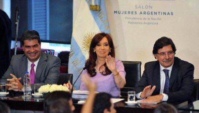 Cristina pidi� a los candidatos a sucederla que presenten sus declaraciones juradas