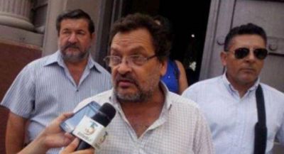Con pocas definiciones inici� la mesa educativa
