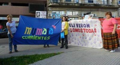 Mujeres unen sus voces y le dicen 