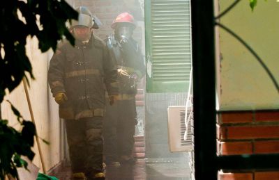 Jugaba con un encendedor y provoc� un grave incendio