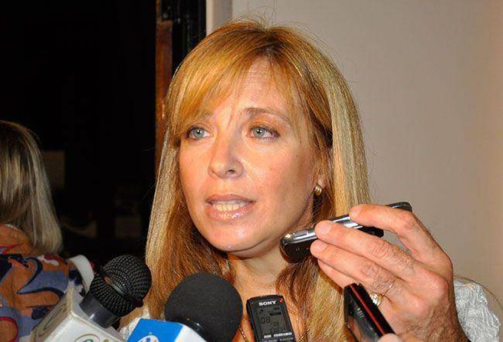 La ministra Evangelista dijo que la oferta salarial estar� antes del inicio de clases