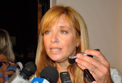 La ministra Evangelista dijo que la oferta salarial estar� antes del inicio de clases
