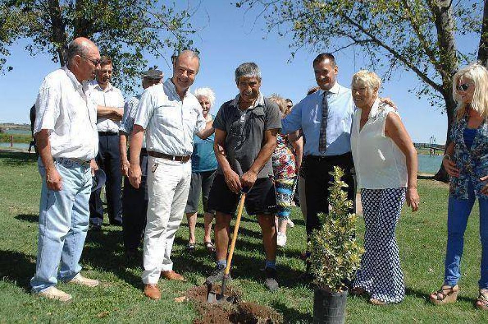 Larra�aga recibi� al Grupo Esperanza Parkinson Acci�n de Pico