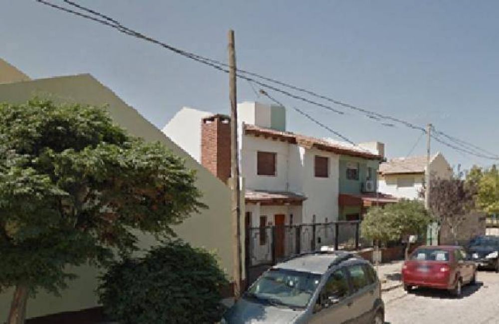 Balearon la casa de una familia durante la madrugada