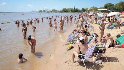 El verano vuelve a instalarse en las calles de Rosario