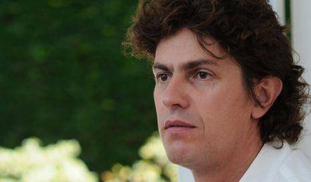 Ca�da de Lousteau reanima al kirchnerismo porte�o