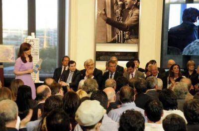 La Gobernadora y el senador Zamora, con la Presidenta en anuncios de inversi�n