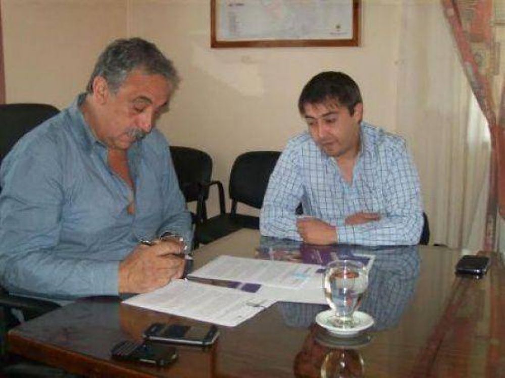RENATEA firm� convenio con R�o Turbio