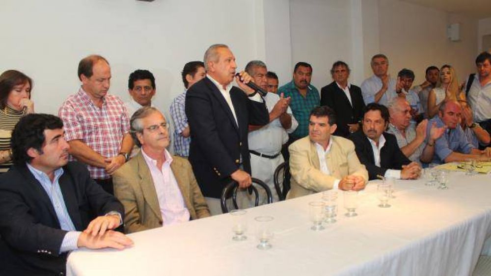 Alianza in�dita con Romero, Macri y Massa apoyan al mismo candidato
