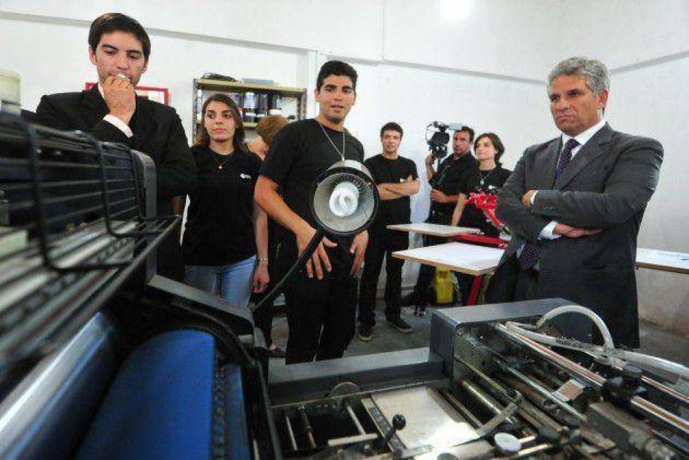 Poggi inaugur� �Big Bang�, un nuevo estudio de dise�o gr�fico