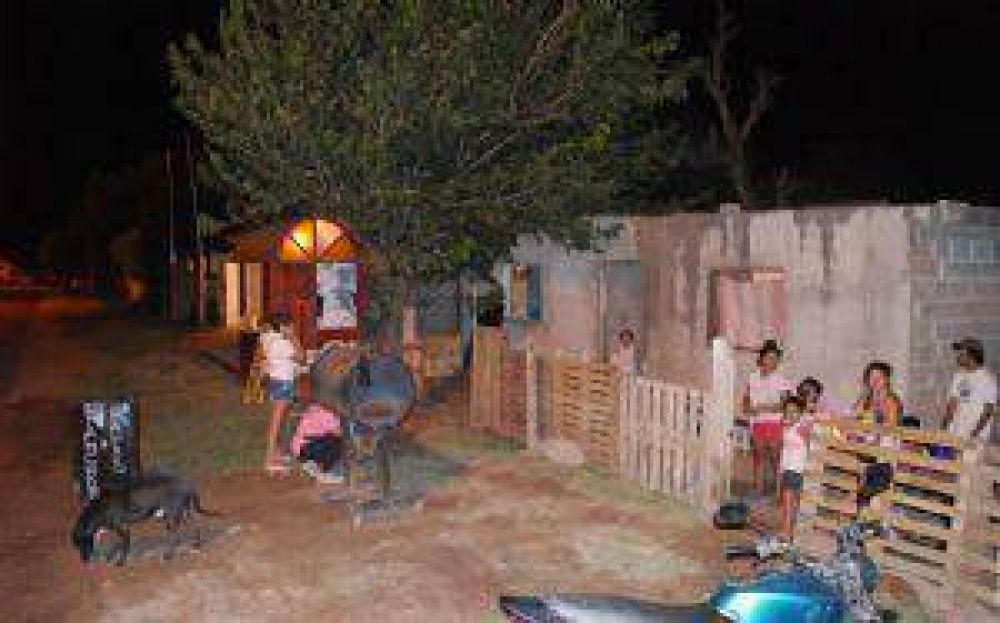 Vecinos saquearon camiones de Desarrollo Social de la Nacin