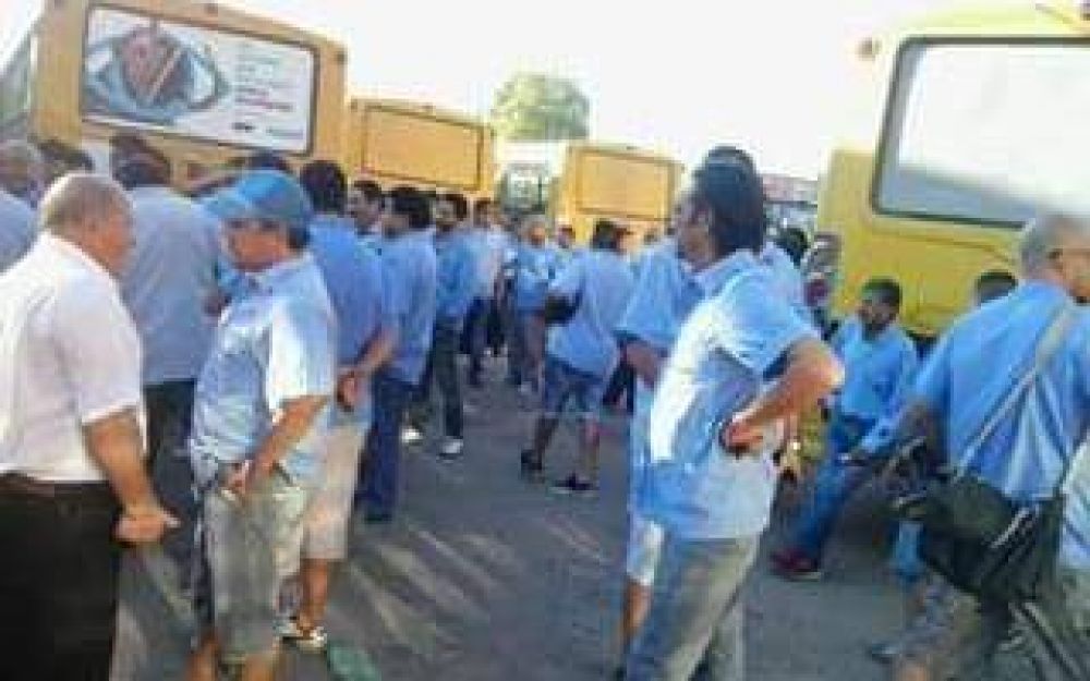 Paro de micros de La Primera de Grand Bourg por violencia y robos