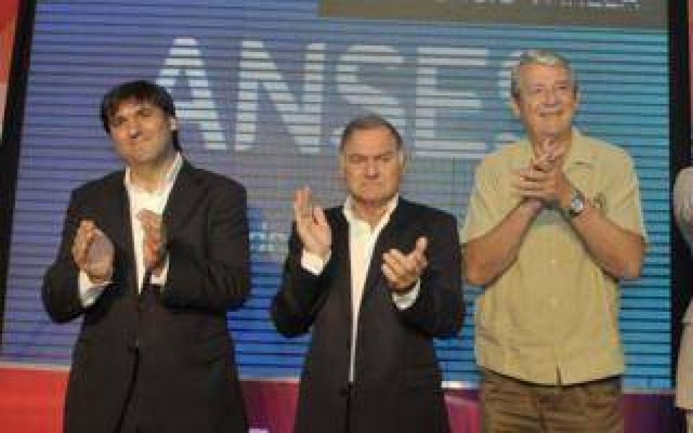 Bossio y Pereyra inauguraron sede de Anses en Bosques