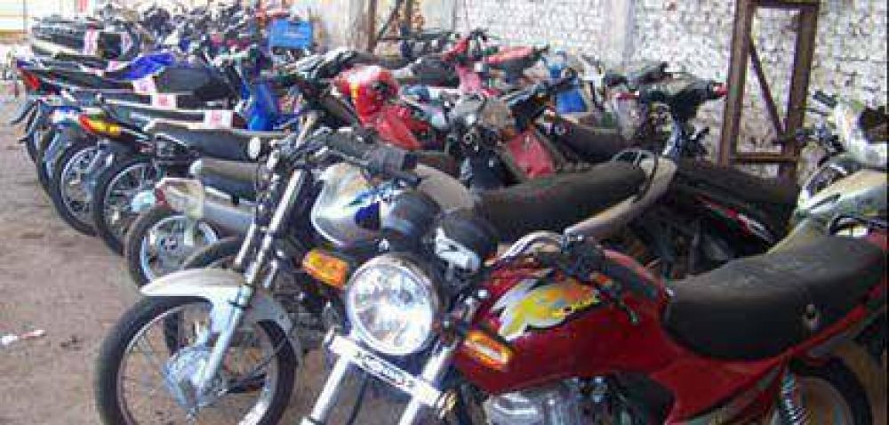 Las motos que se encuentren fuera de los estacionamientos habilitados ser�n retiradas por Tr�nsito